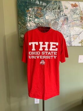 Ohio State University Buckeyes T-shirt in size XXL.